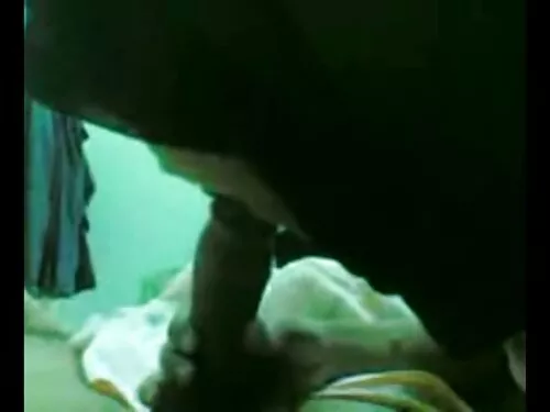 அடிபணிந்த முஸ்லீம் ப ...